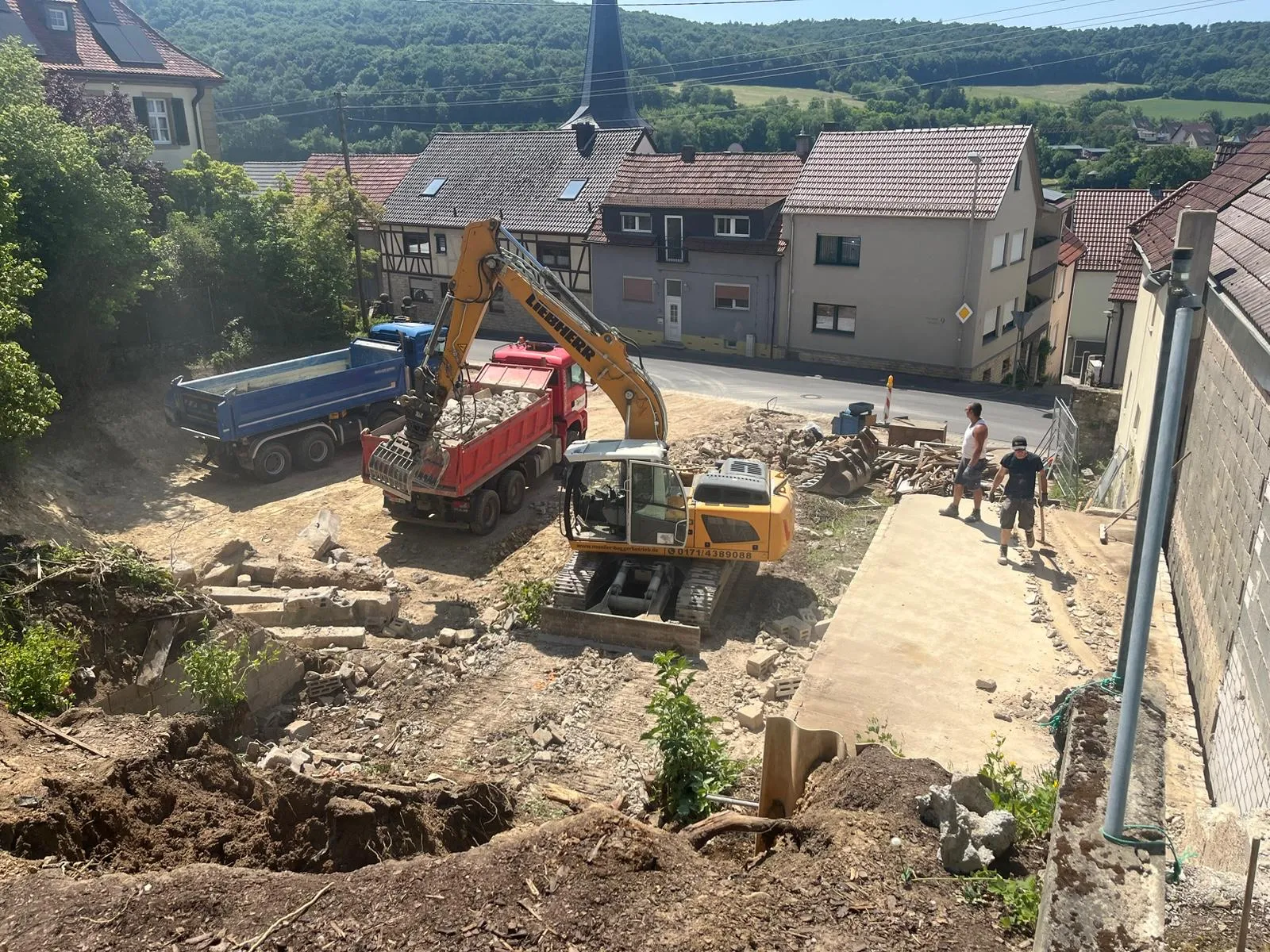 Aushub laden und abfahren